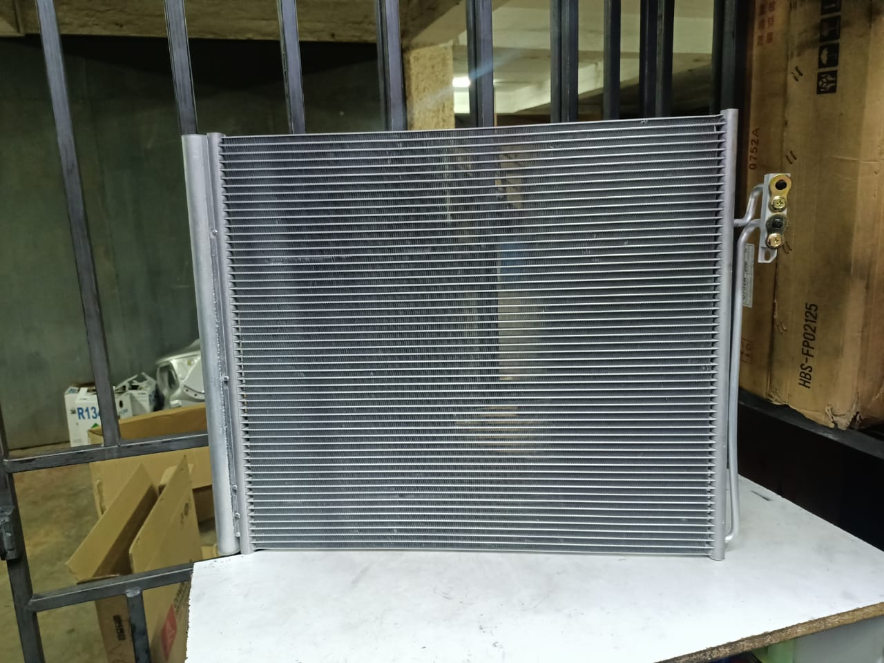 A.C-condenser-for-Range-Rover-Vogue-Ksh-20000.jpg A.C condenser for Range Rover Vogue